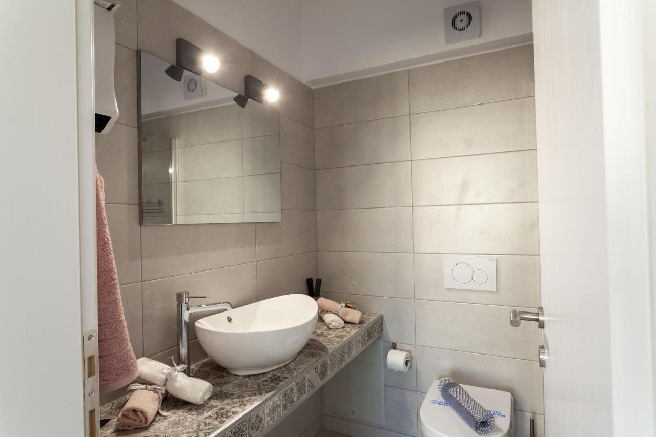 Fedias Luxury Flat Psyrri Square Apartment Athena Bagian luar foto