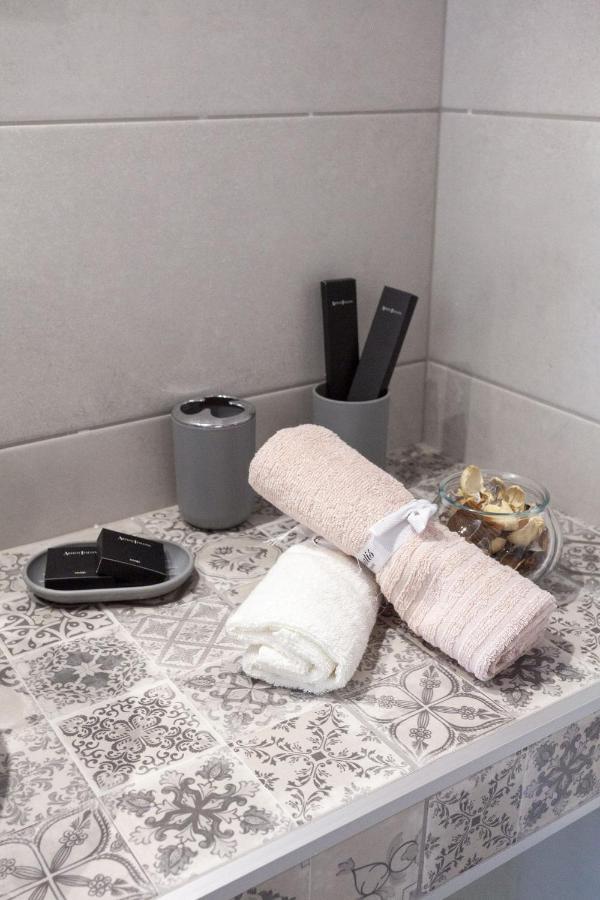 Fedias Luxury Flat Psyrri Square Apartment Athena Bagian luar foto
