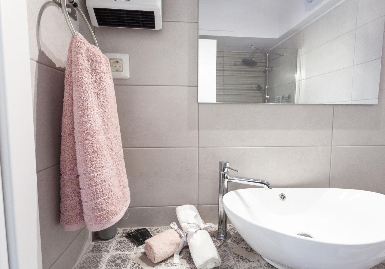 Fedias Luxury Flat Psyrri Square Apartment Athena Bagian luar foto